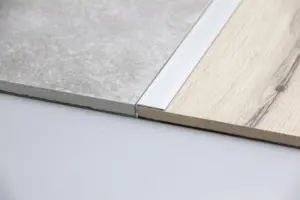 Vinkelprofil, 20x11 mm. selvklæbende