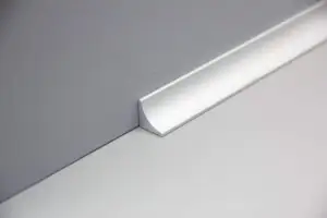 Hulkehlliste 15 x 15 mm. 