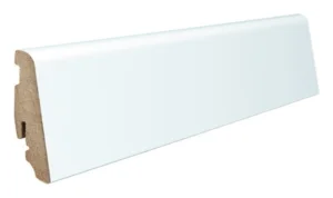 Hvidt fodpanel til laminatgulv, 19 x 58 mm.