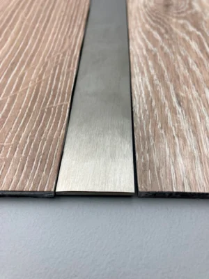 30x3 mm. Rustfri brandskinne - u. huller
