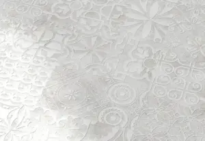 Quadraic Relief White, Q006 