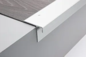 Trappeforkant til LED 56x47 mm. - midthullet