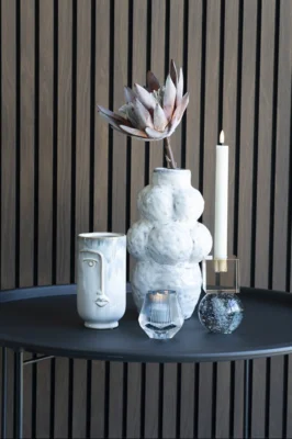 Vase i blå keramik