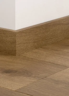 Fodpanel til laminatgulv - Maroon Oak, INGEN RETURRET!