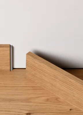 Vinyl fodpanel til Namsen - Medium, Smoked Cabin Oak, INGEN RETURRET!