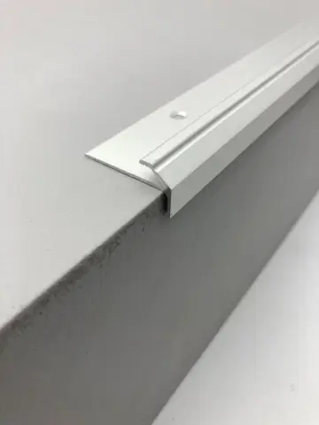 Trappeafslutning, 5 mm. skrå - midthullet 