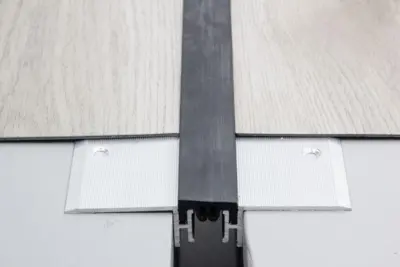 Dilatationsprofil R35 til 3 mm. - midthullet 