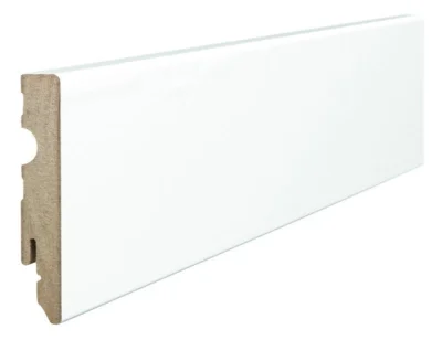 Hvidt fodpanel til laminatgulv, 15 x 80 mm. 
