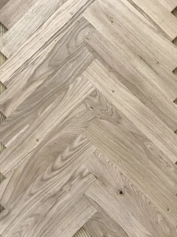 Sildebensparket Eg Rustik med knaster 16x68x408 mm. - RESTSALG