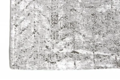 Black on White 8652
