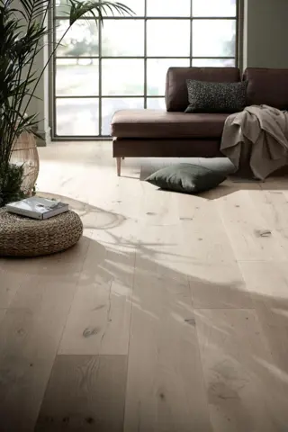 Trægulv - Eg Herregårdsplank 260 mm. Børstet Invisible matlak
