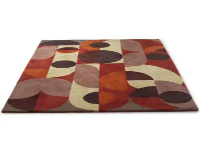 Red pale green 095203