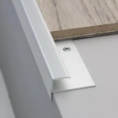 Trappeafslutning, 10,2 mm. midthullet 