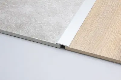Overgangsprofil, 25x2 mm. flad selvklæbende 