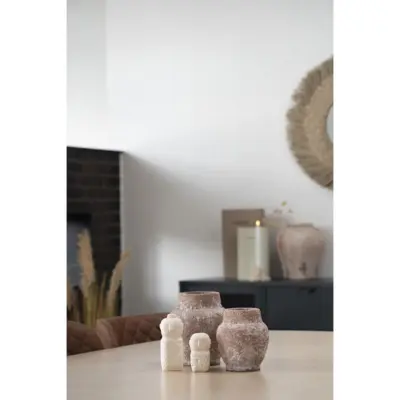 Beige dekoration i cement, 15 cm.