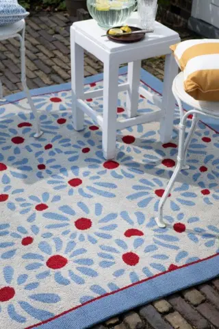 Laura Ashley - Thorncliff Daisy Sky Blue, Udendørstæppe
