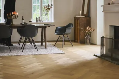 Timberman, Eg sildeben Charlottenlund hvid