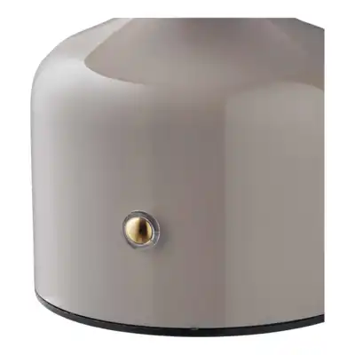 Aulla Bordlampe i metal og plastik.