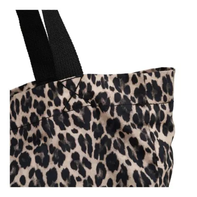 Ava Mulepose, Leopard-farvet