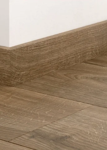 Fodpanel til laminatgulv - Browned Oak, INGEN RETURRET!