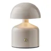 Aulla Bordlampe i metal og plastik.