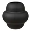 Vase i mundblæst sort glas